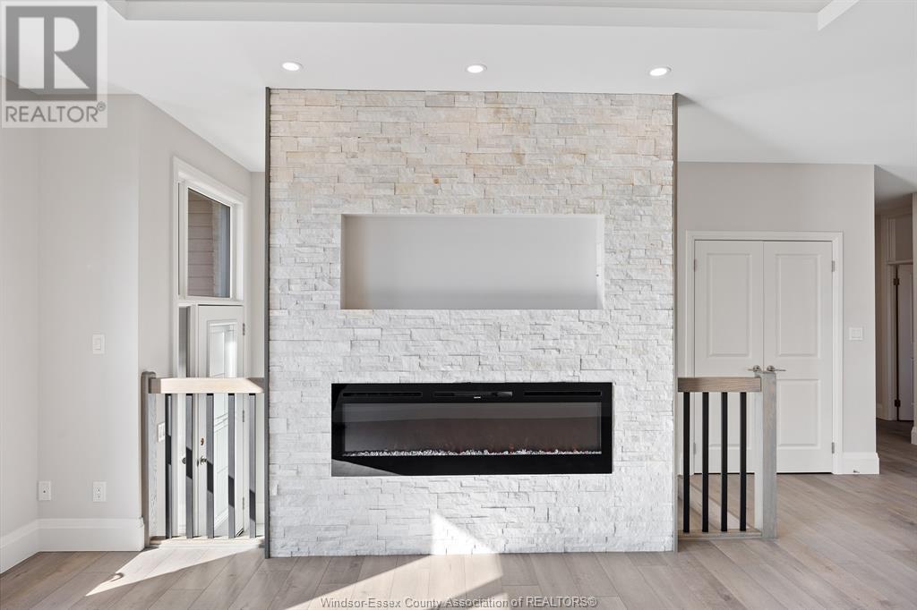 Photo 24 of 4 Woodland Street, Kingsville ON