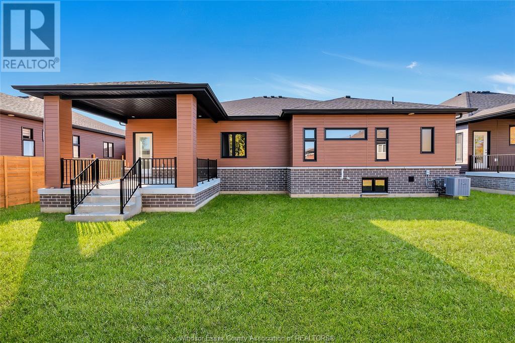 Photo 20 of 4 Woodland Street, Kingsville ON