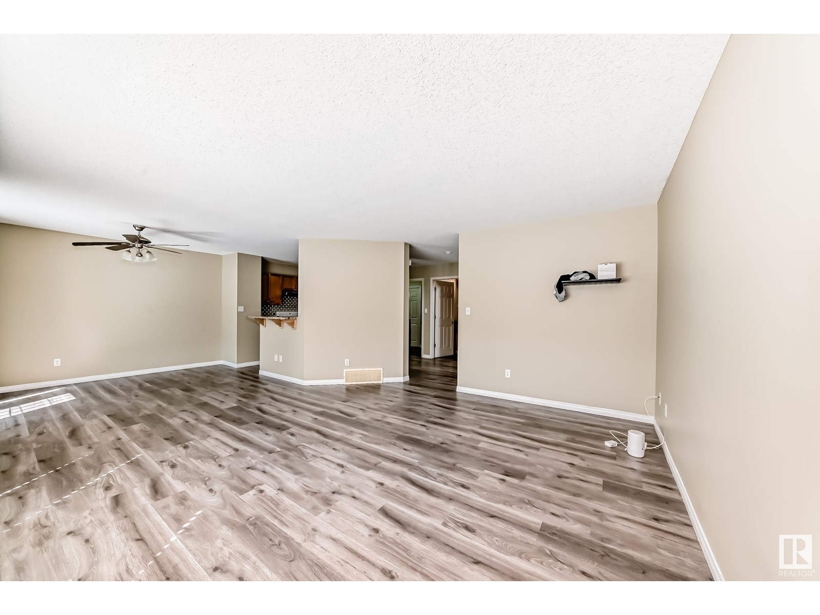 Photo 16 of 3510 22 St Nw, Edmonton AB