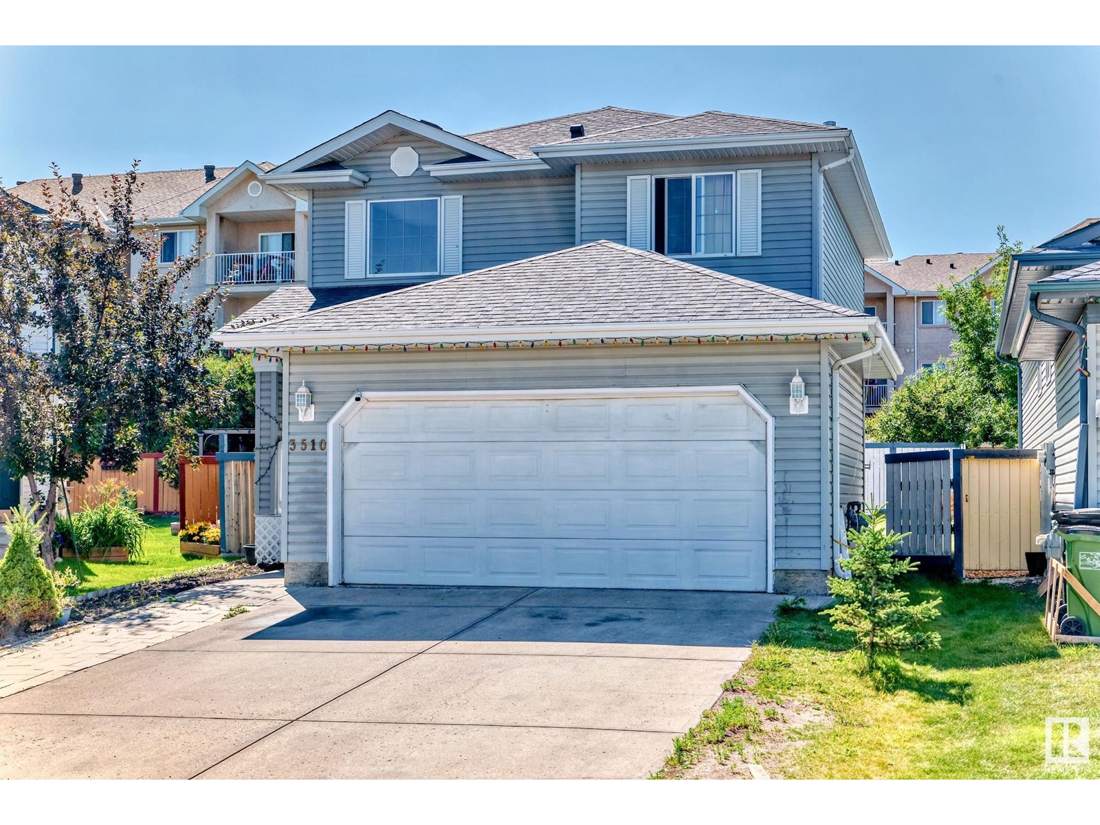 Photo 2 of 3510 22 St Nw, Edmonton AB