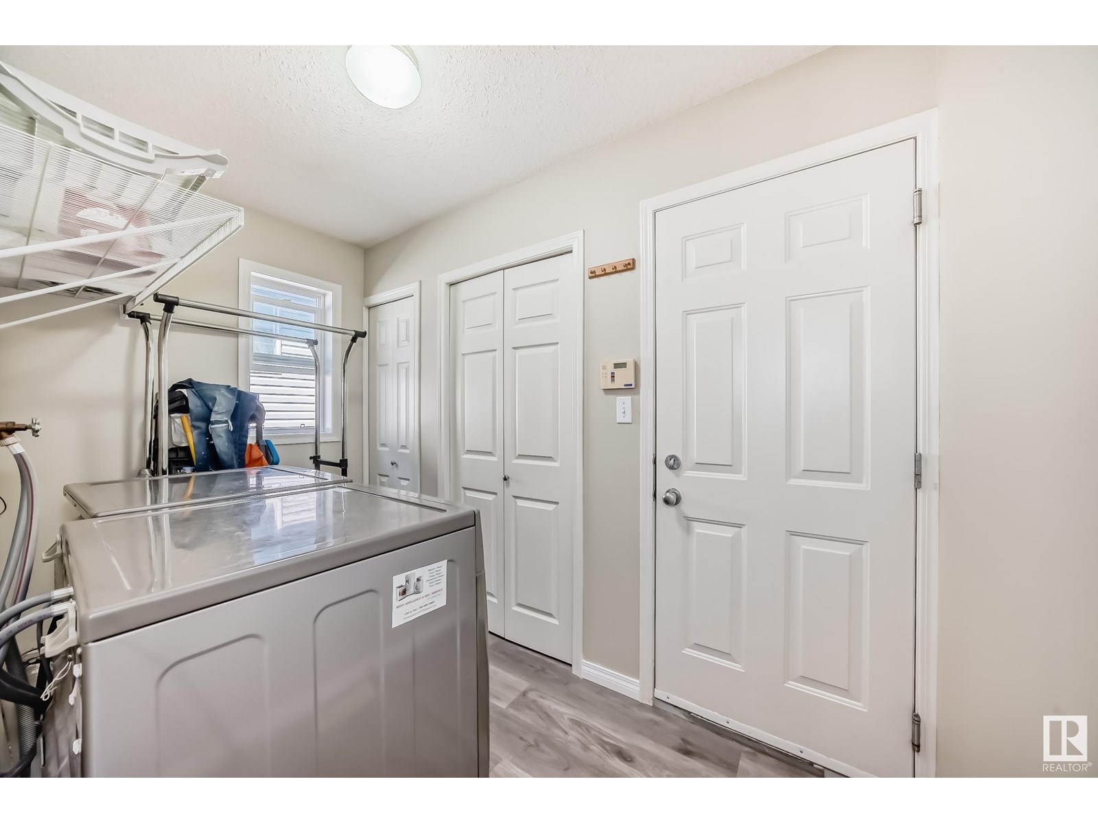 Photo 23 of 3510 22 St Nw, Edmonton AB