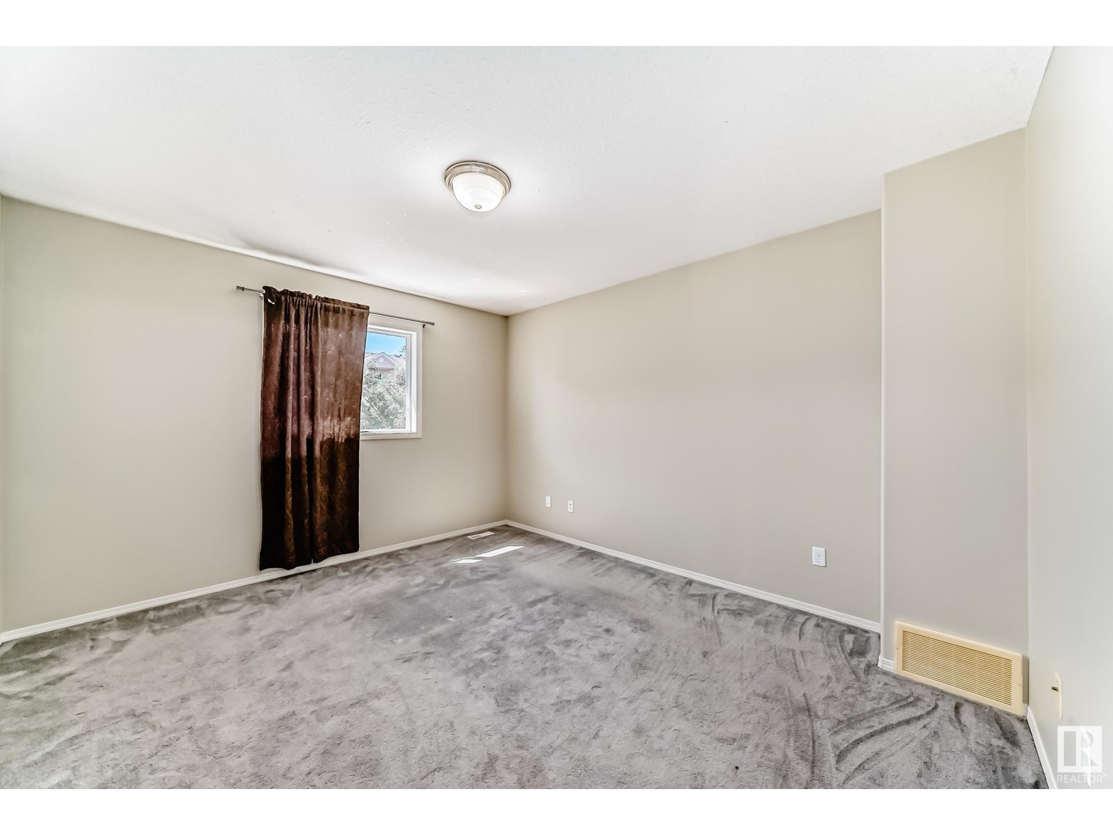 Photo 26 of 3510 22 St Nw, Edmonton AB