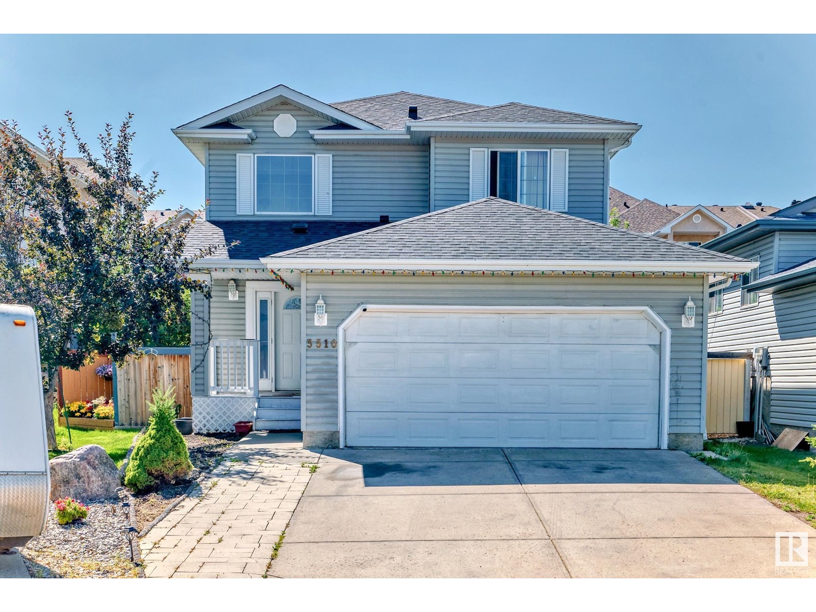 Photo 3 of 3510 22 St Nw, Edmonton AB