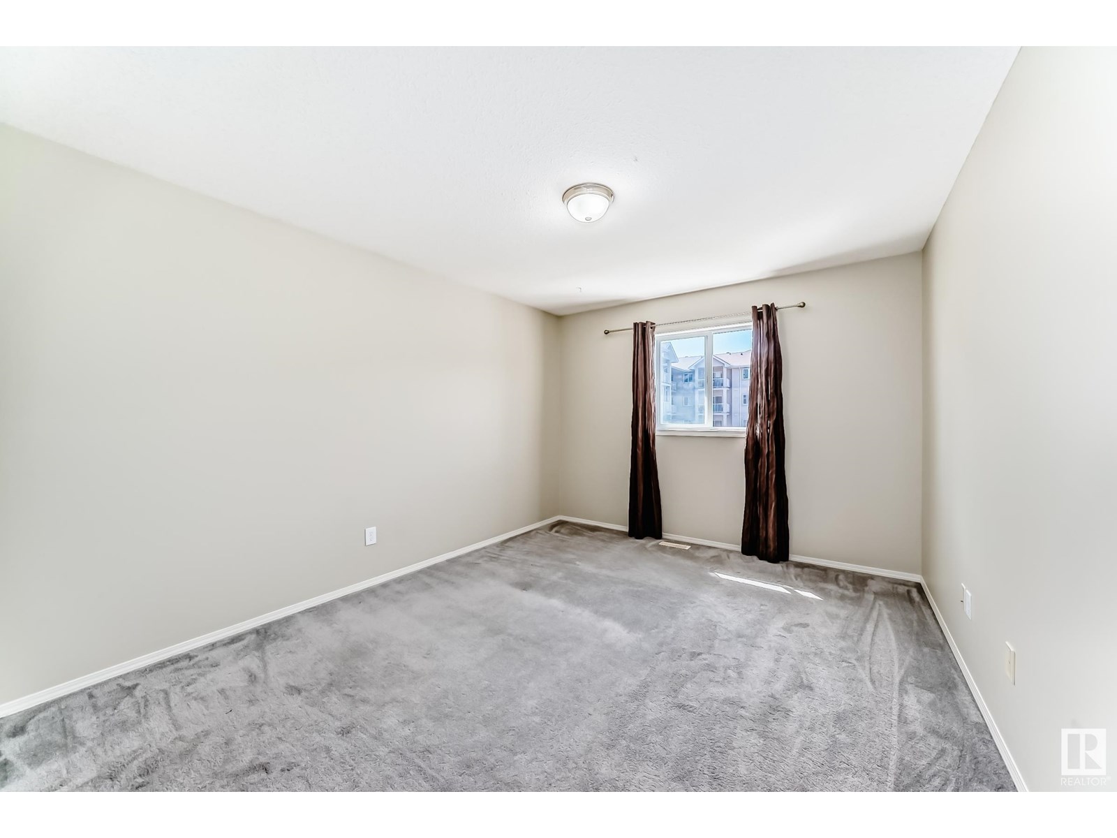 Photo 32 of 3510 22 St Nw, Edmonton AB