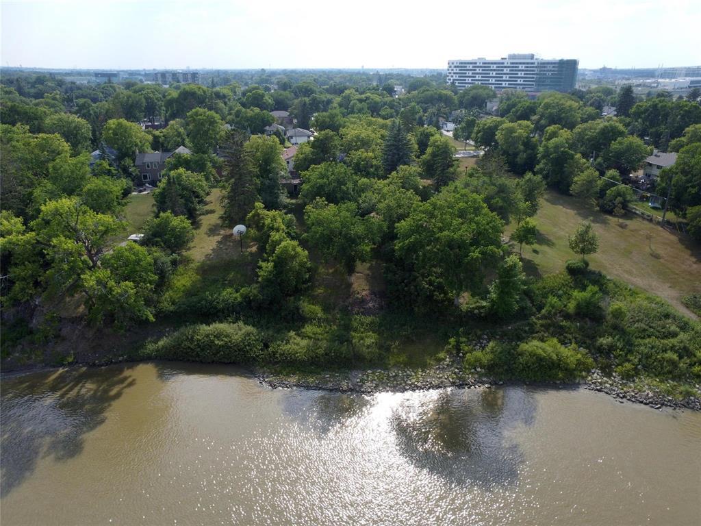 Photo 17 of 50 Riverside Drive, Winnipeg MB