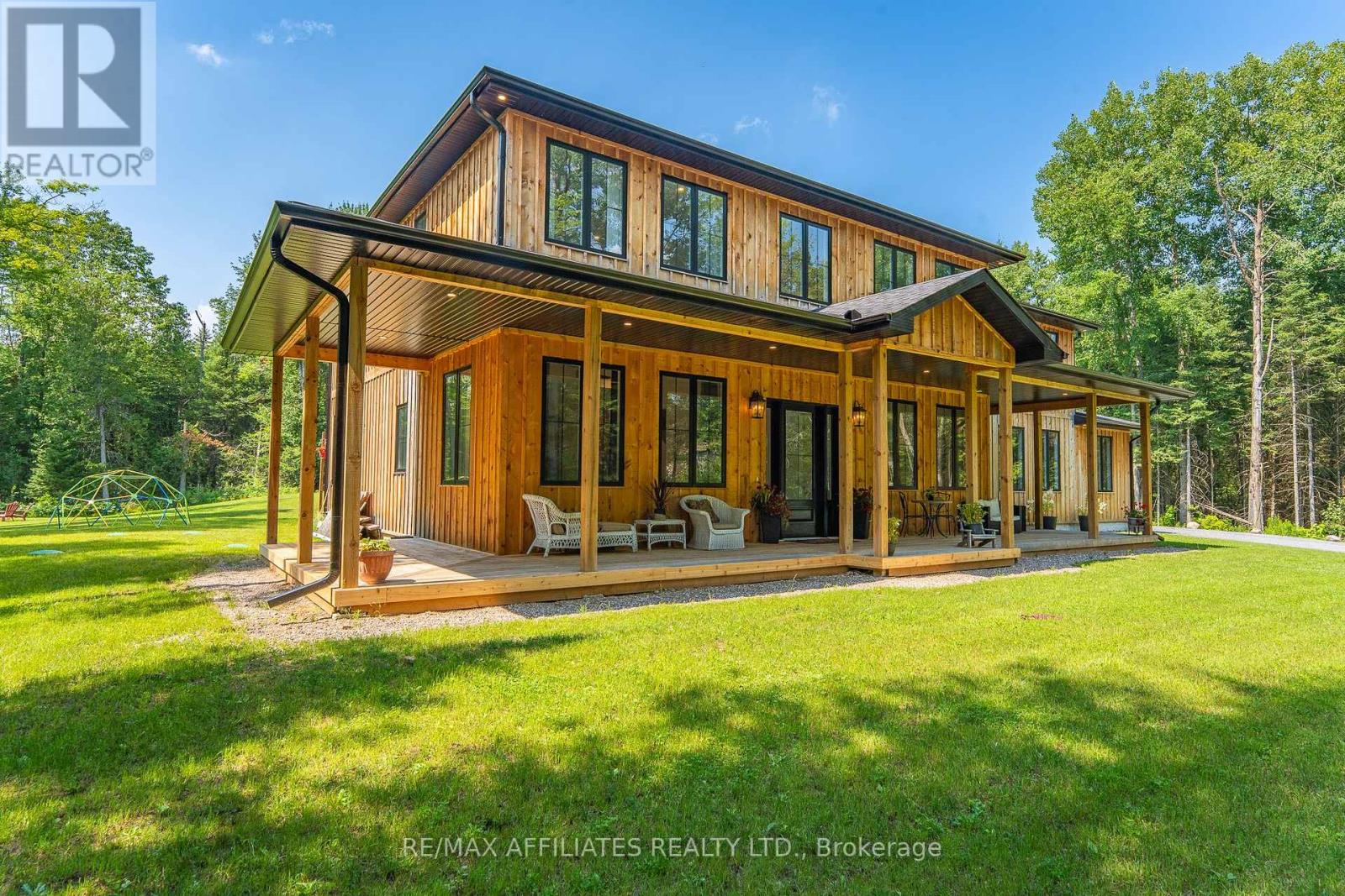 Charming Wrap-Around Porch (50'x 8' approx.)