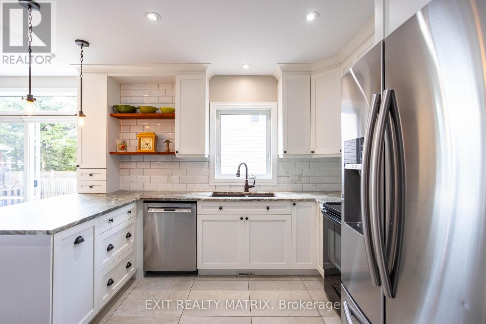 Photo 16 of 133 Labelle Street, Russell ON