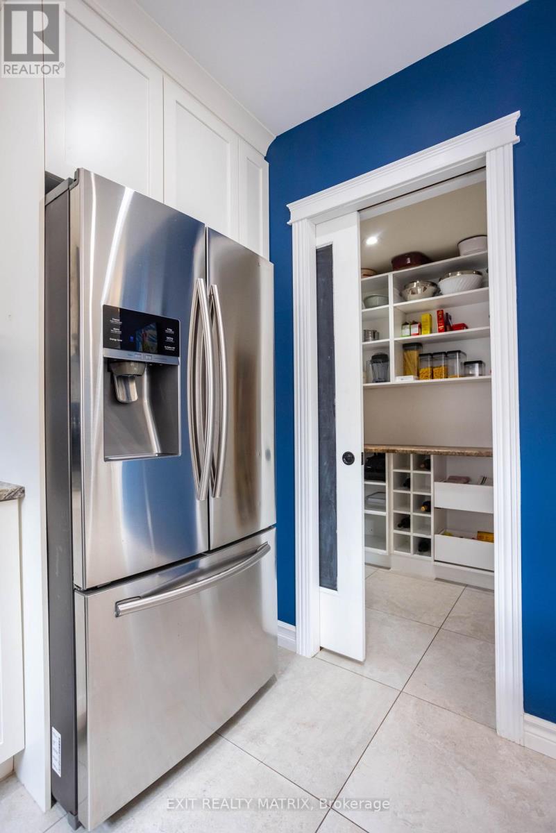 Photo 17 of 133 Labelle Street, Russell ON