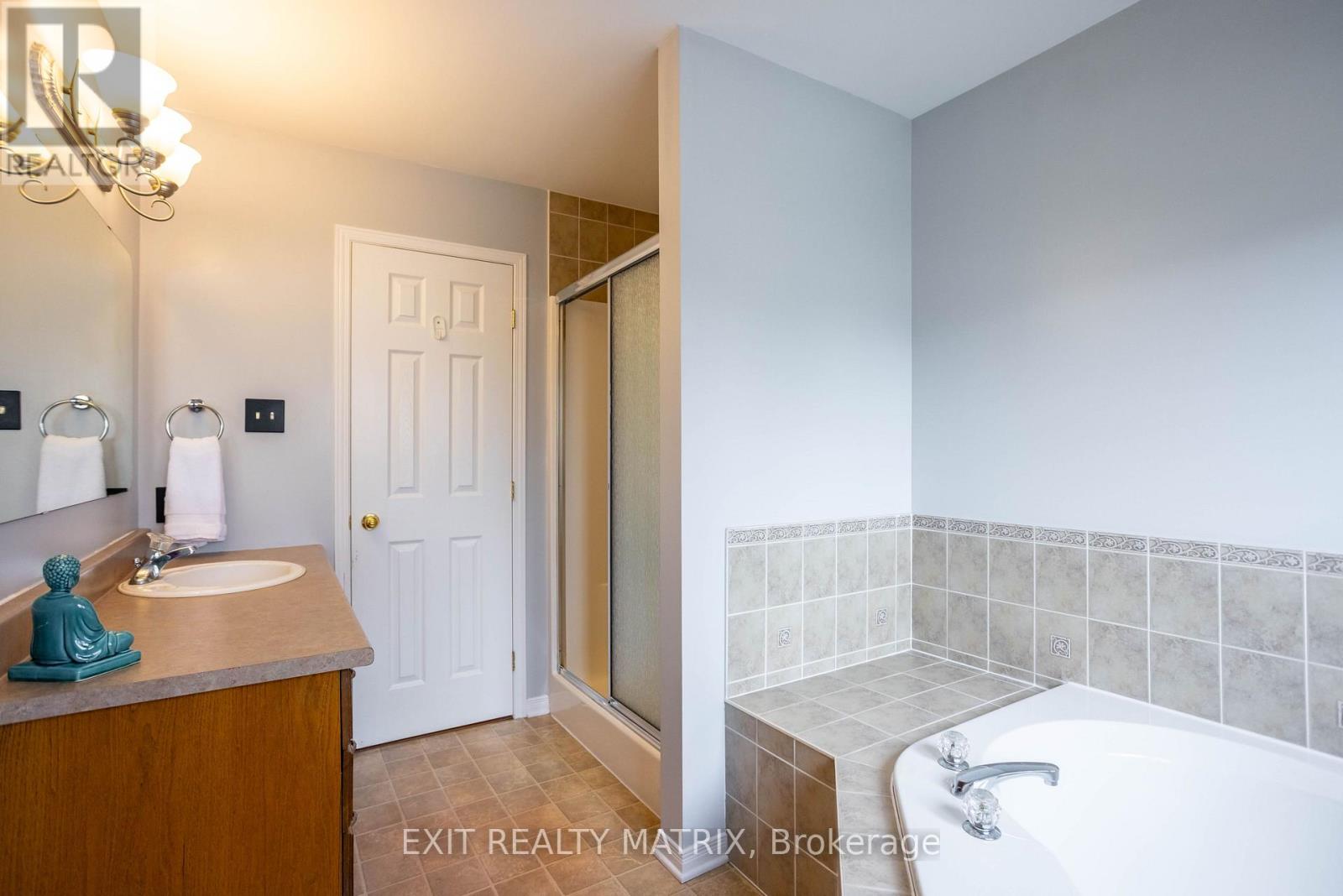 Photo 29 of 133 Labelle Street, Russell ON