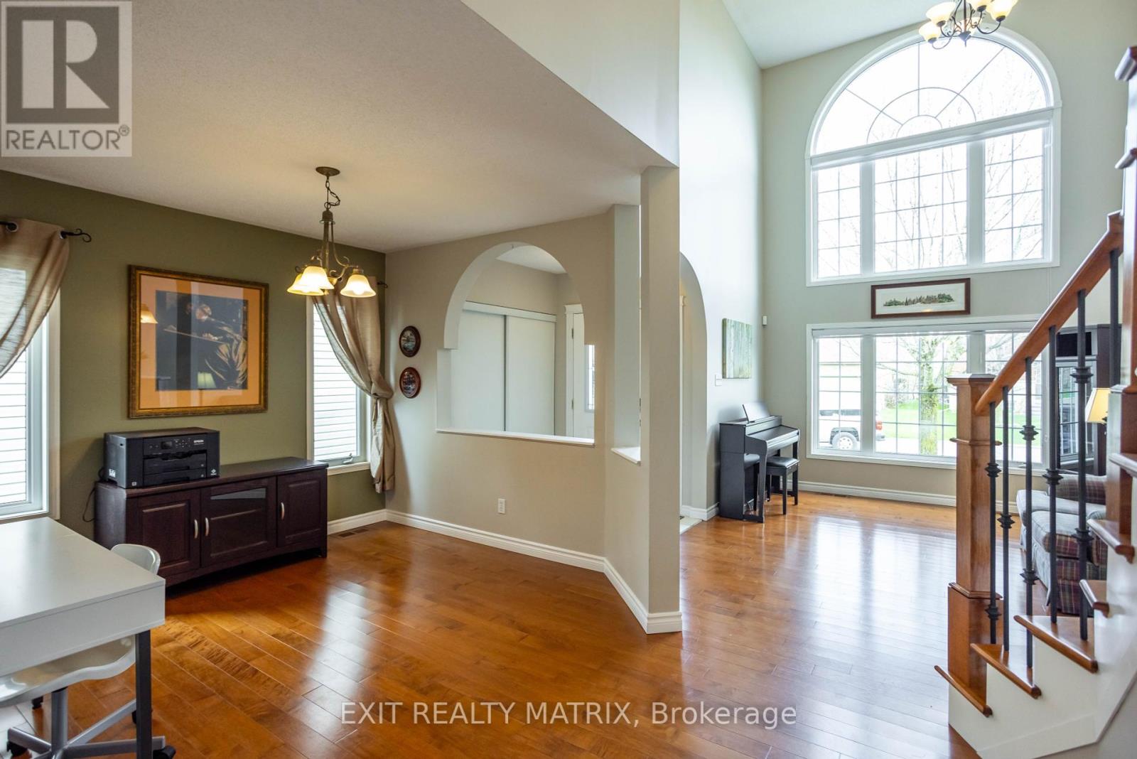 Photo 8 of 133 Labelle Street, Russell ON