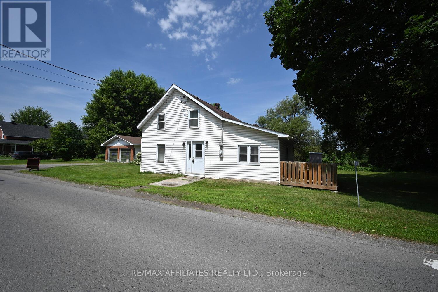 Photo 2 of 1028 County 16 Road, Merrickvillewolford ON