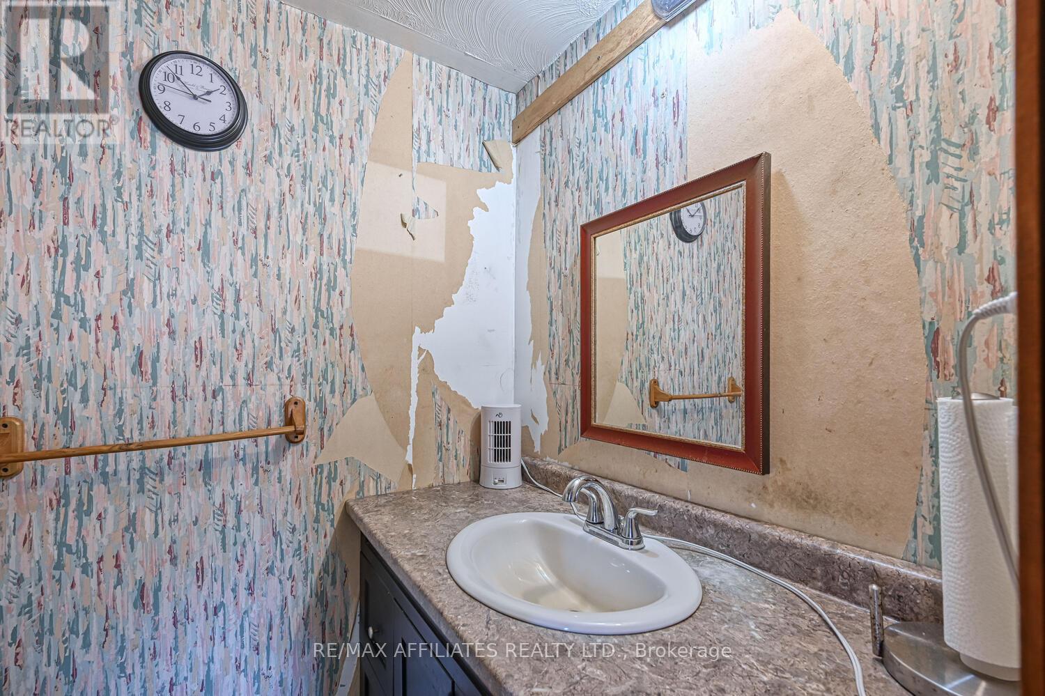 Photo 8 of 1028 County 16 Road, Merrickvillewolford ON
