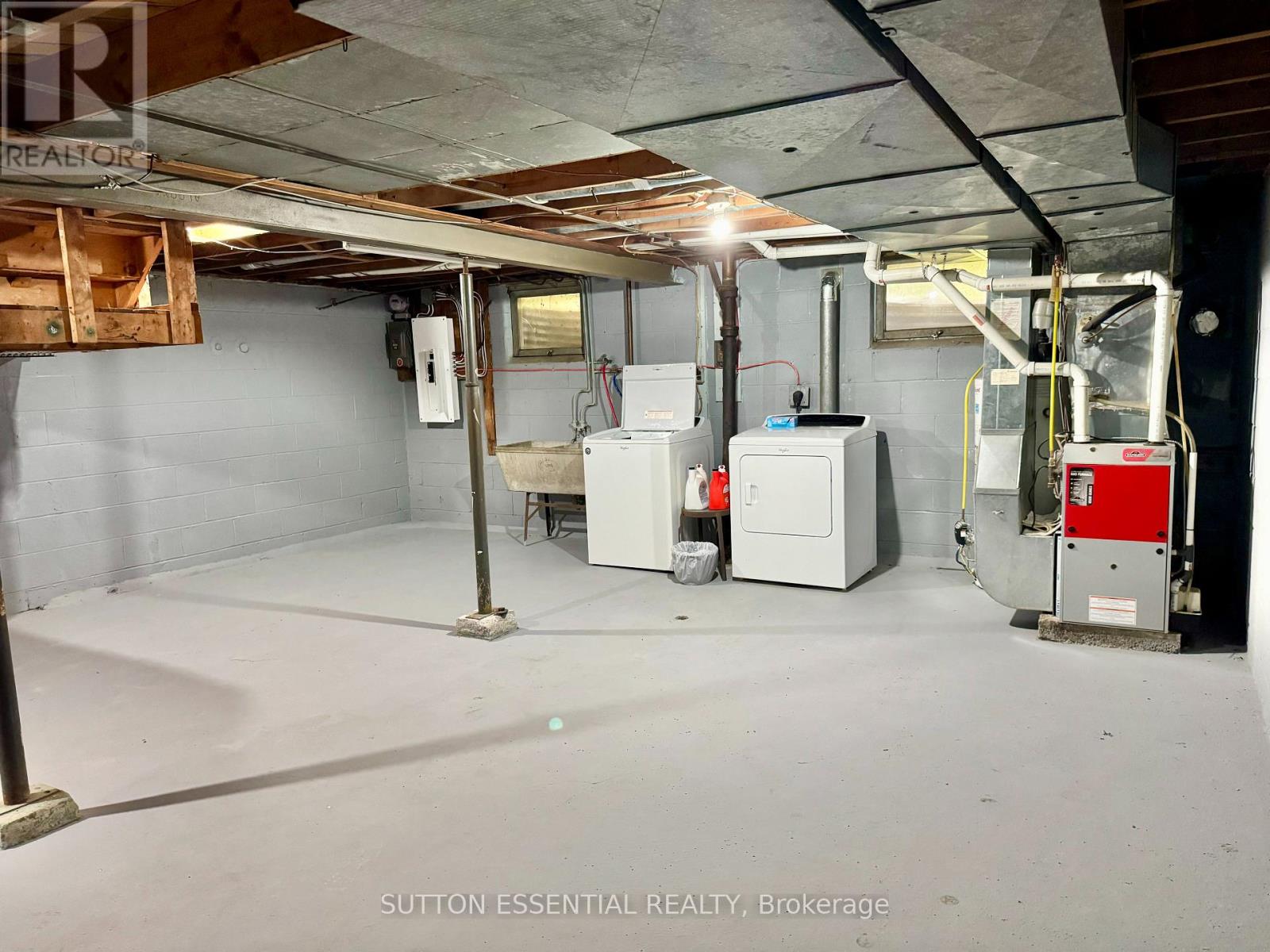 Photo 15 of 213 Perth Street, Brockville ON
