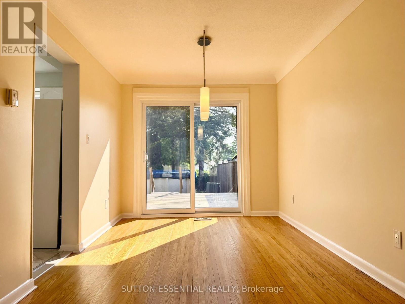 Photo 5 of 213 Perth Street, Brockville ON