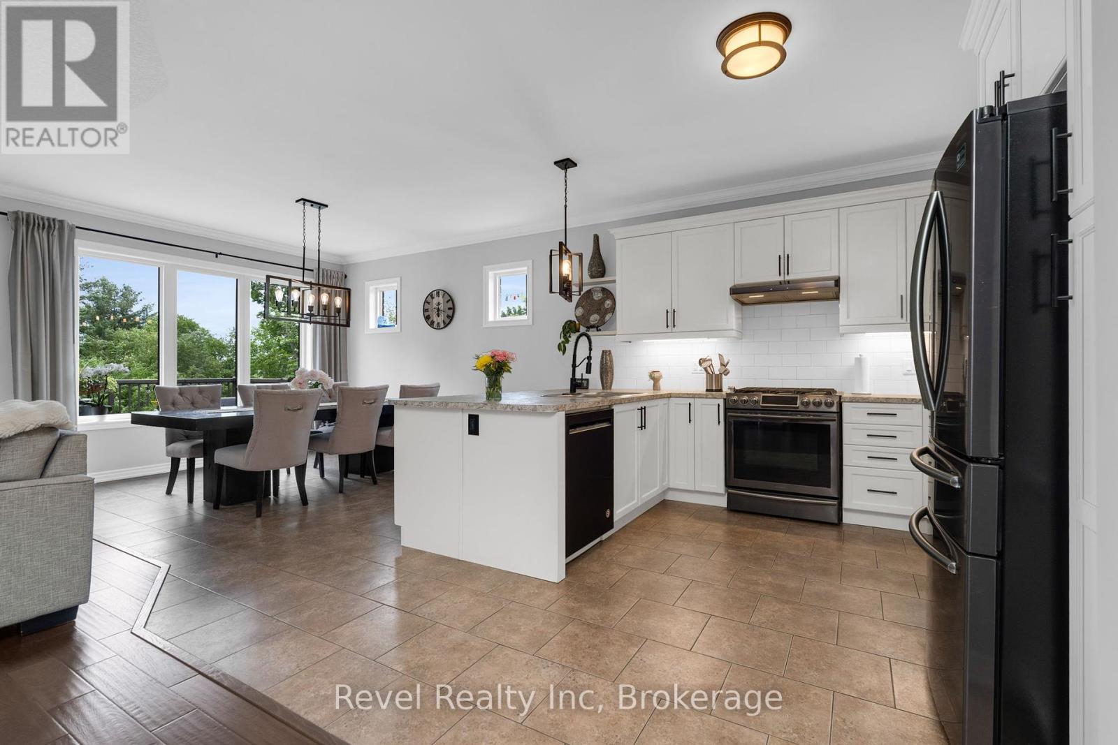 Photo 8 of 413 Russ Howard Drive, Midland ON