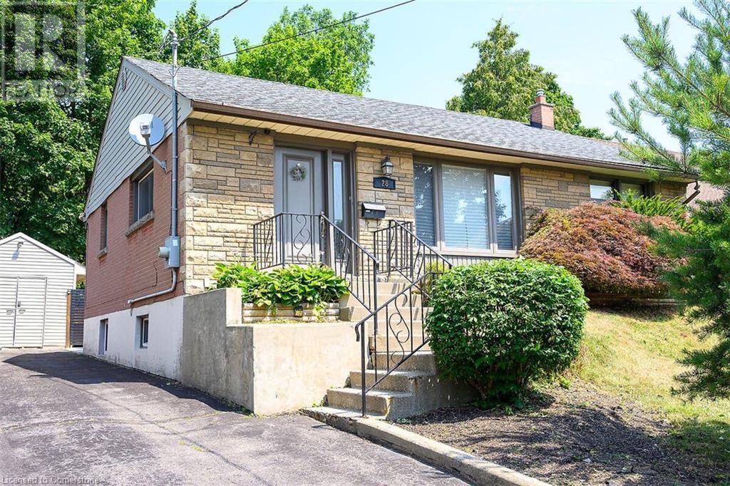 Photo 2 of 28 Marion Crescent, Dundas ON