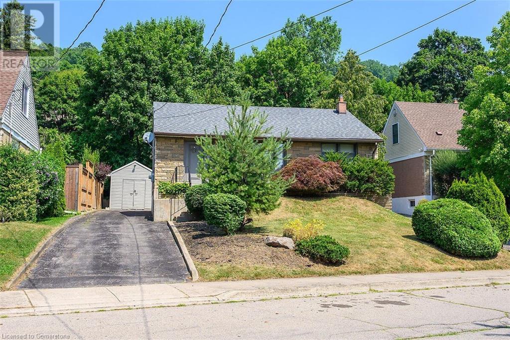 Photo 3 of 28 Marion Crescent, Dundas ON