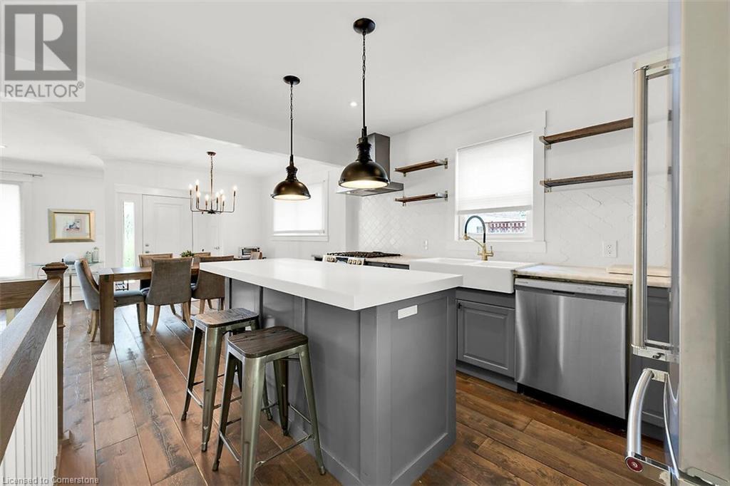 Photo 9 of 28 Marion Crescent, Dundas ON