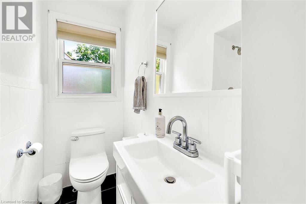 Photo 28 of 28 Marion Crescent, Dundas ON