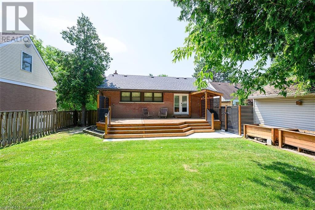 Photo 43 of 28 Marion Crescent, Dundas ON