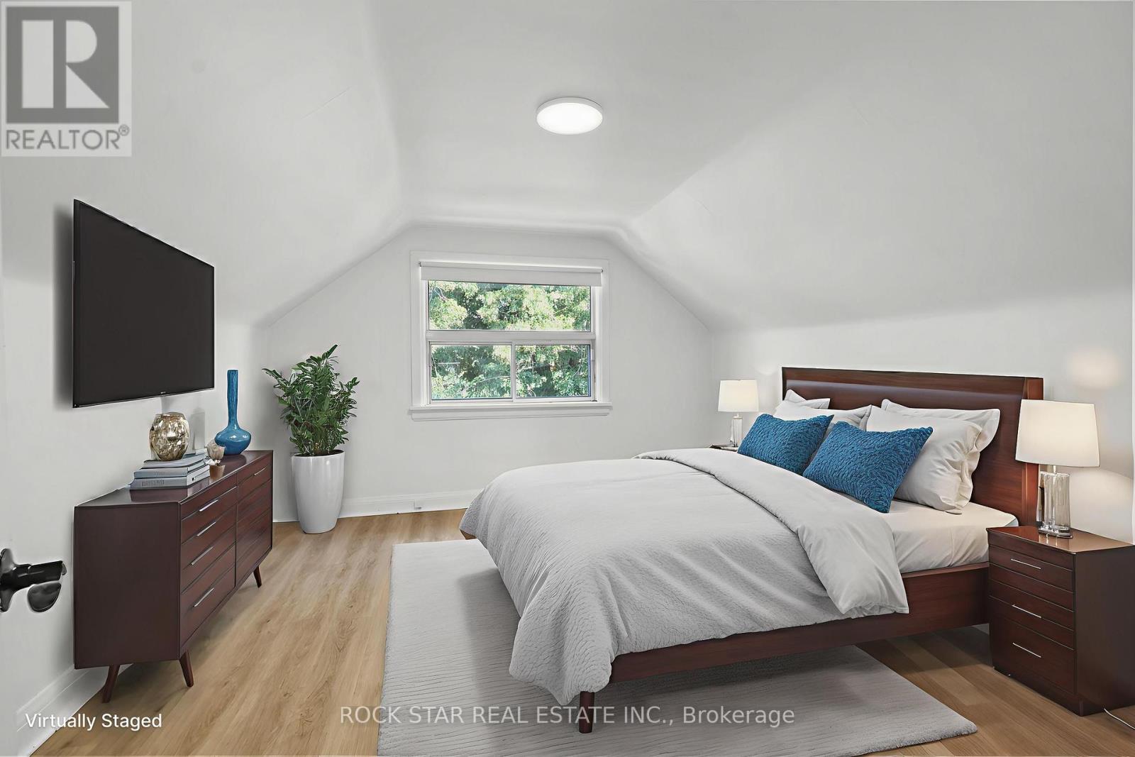 Photo 10 of 326 East 19th Street, Hamilton ON