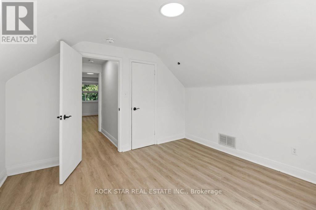 Photo 32 of 326 East 19th Street, Hamilton ON