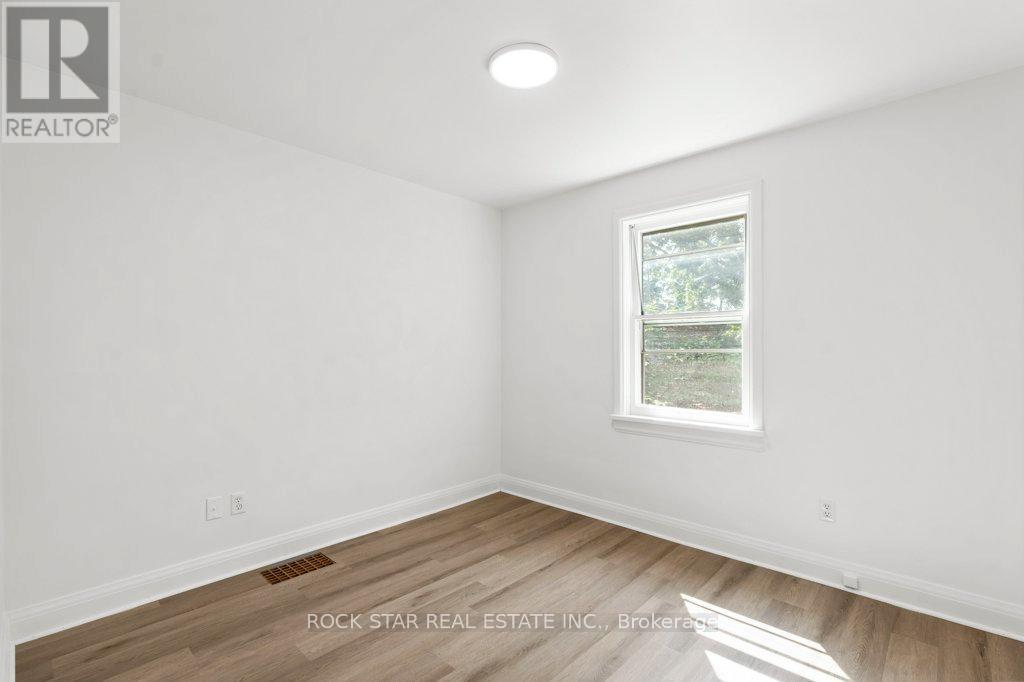 Photo 17 of 326 East 19th Street, Hamilton ON