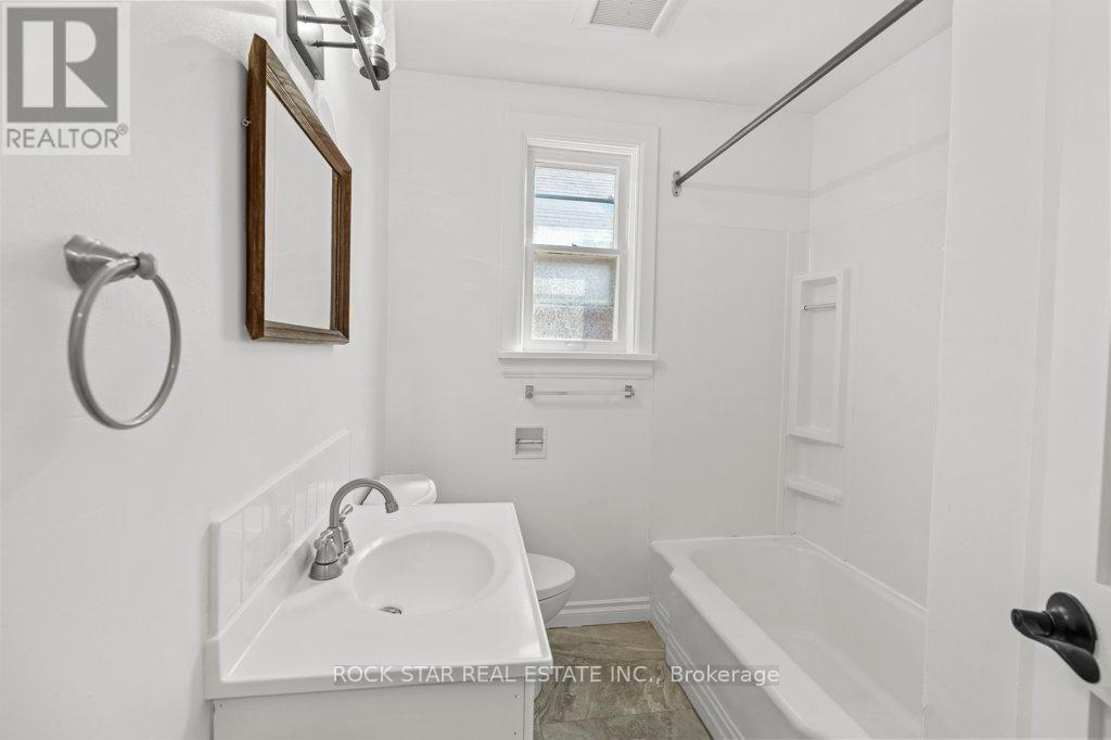 Photo 19 of 326 East 19th Street, Hamilton ON