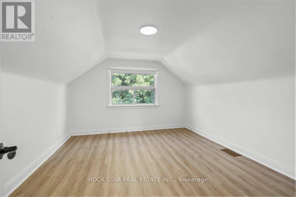 Photo 26 of 326 East 19th Street, Hamilton ON