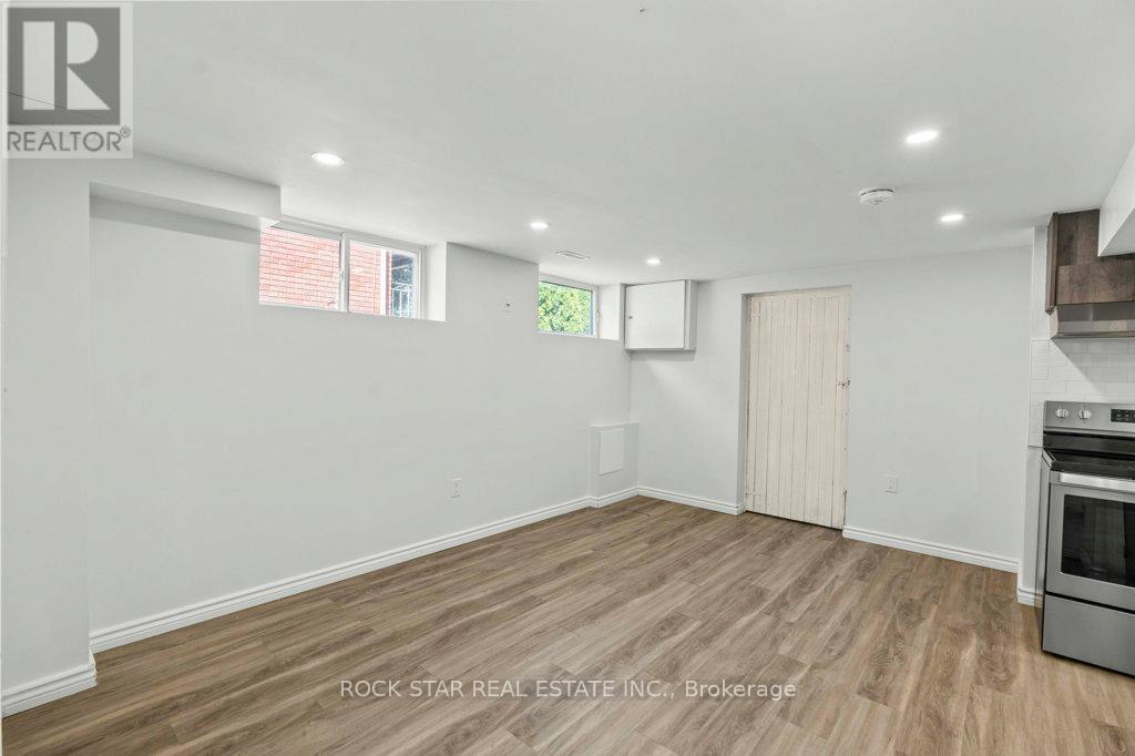 Photo 10 of 326 East 19th Street, Hamilton ON