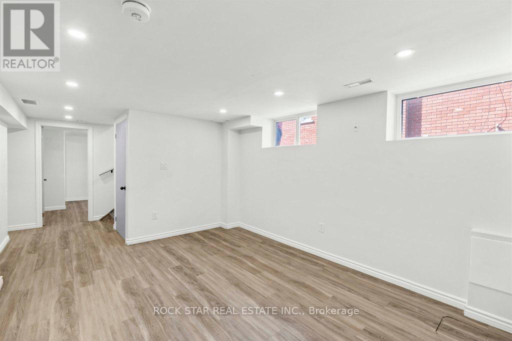 Photo 47 of 326 East 19th Street, Hamilton ON