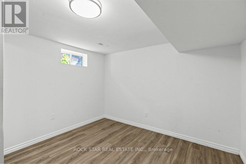 Photo 37 of 326 East 19th Street, Hamilton ON