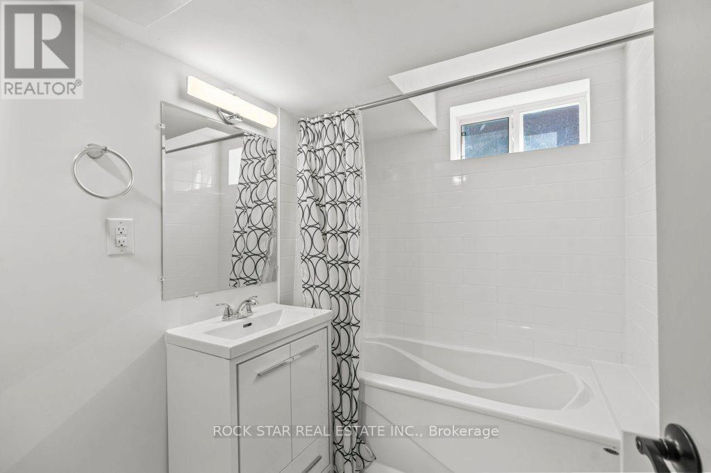 Photo 42 of 326 East 19th Street, Hamilton ON
