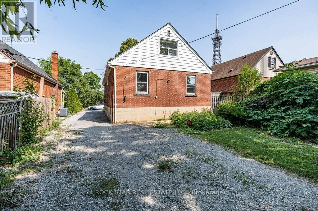 Photo 40 of 326 East 19th Street, Hamilton ON