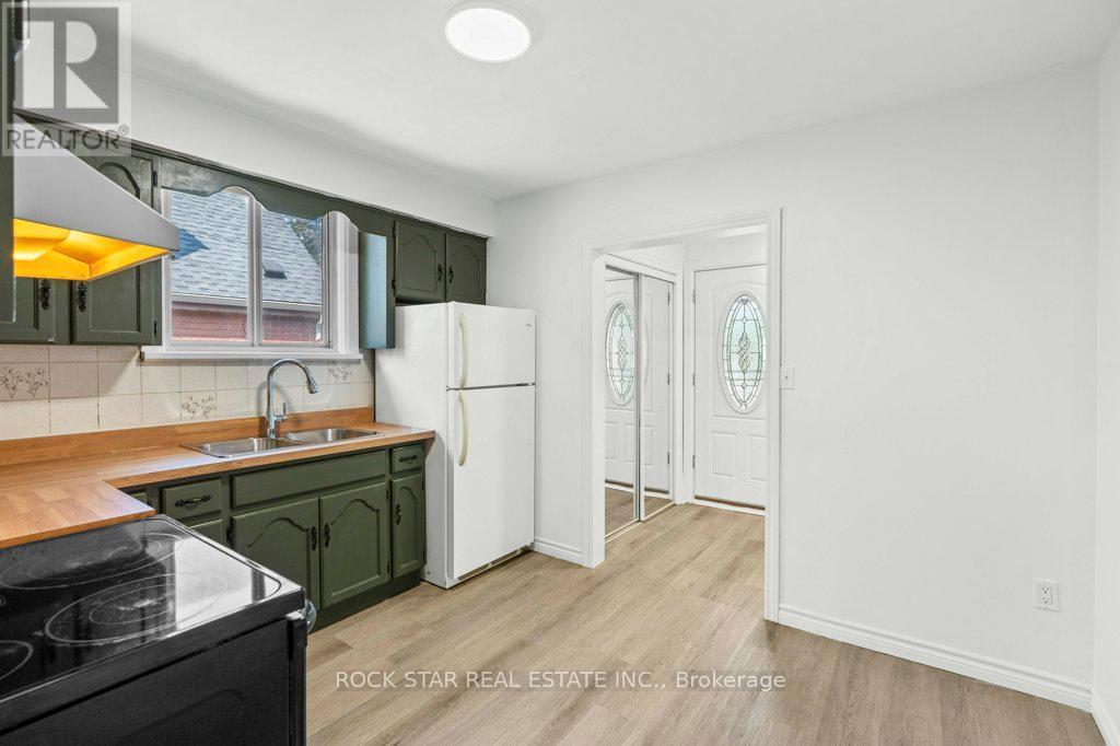 Photo 50 of 326 East 19th Street, Hamilton ON