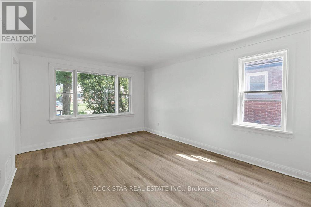 Photo 8 of 326 East 19th Street, Hamilton ON