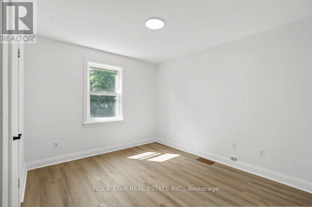 Photo 16 of 326 East 19th Street, Hamilton ON