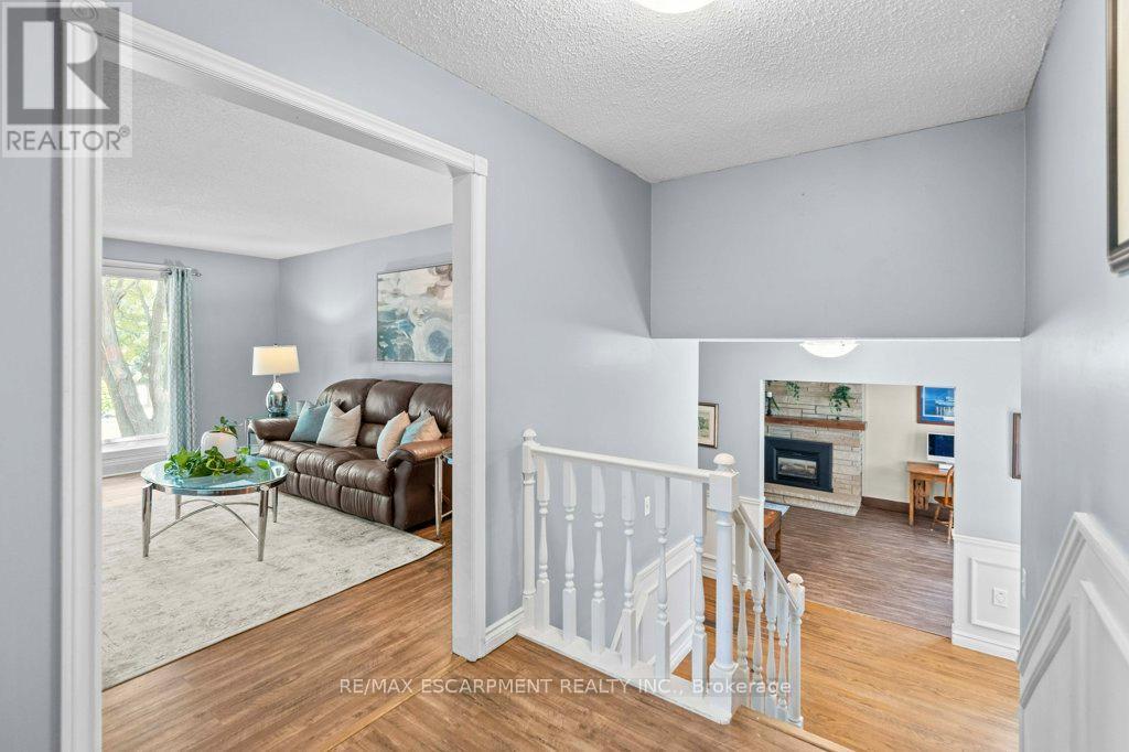 Photo 18 of 44 Cedarland Drive, Brantford ON