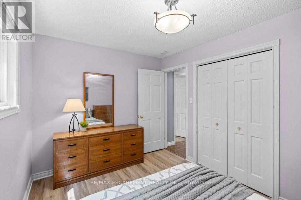 Photo 37 of 44 Cedarland Drive, Brantford ON