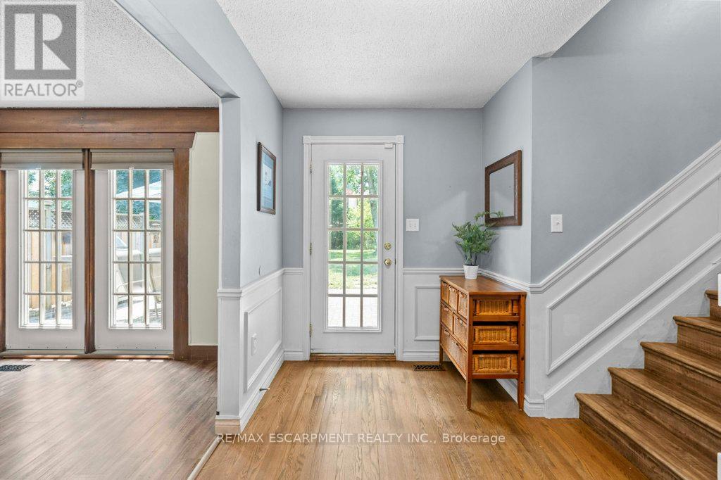 Photo 22 of 44 Cedarland Drive, Brantford ON