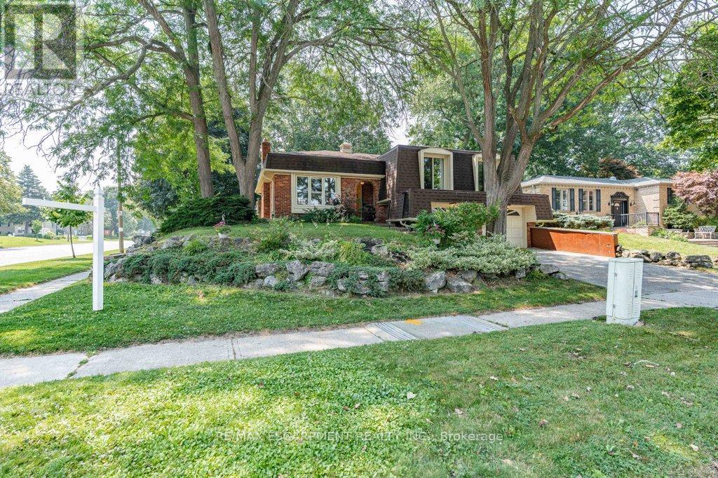 Photo 48 of 44 Cedarland Drive, Brantford ON