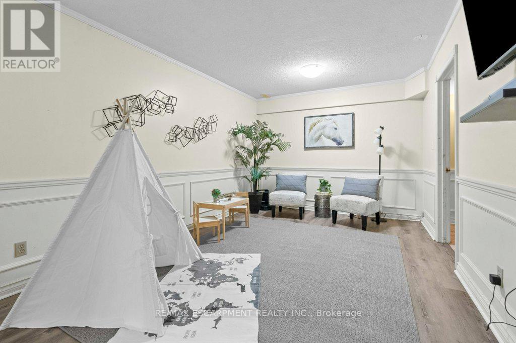 Photo 34 of 44 Cedarland Drive, Brantford ON