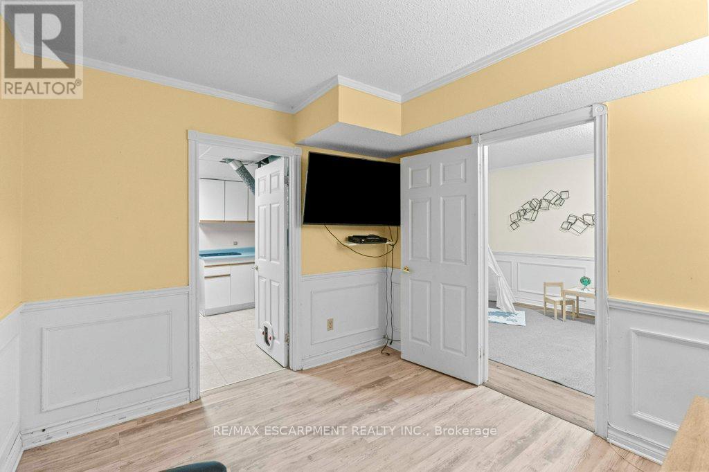 Photo 31 of 44 Cedarland Drive, Brantford ON