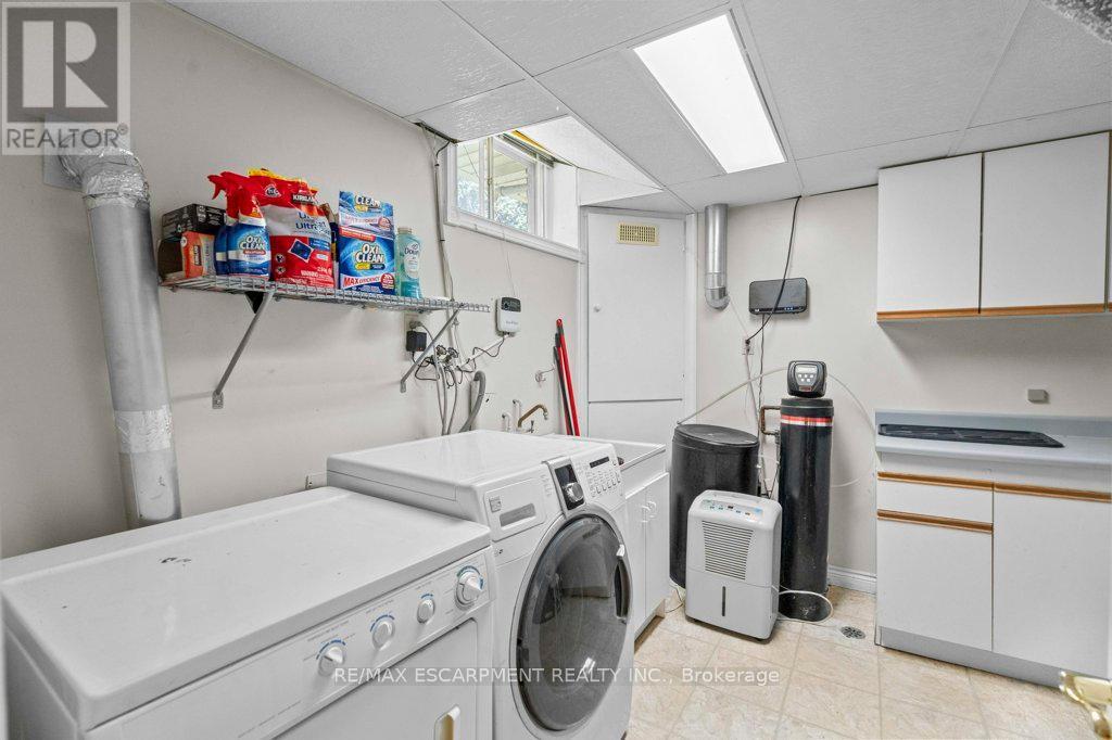 Photo 7 of 44 Cedarland Drive, Brantford ON