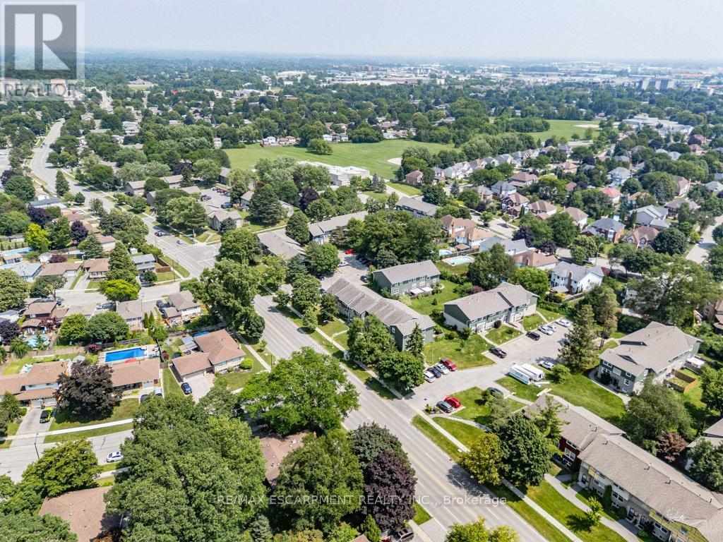 Photo 41 of 44 Cedarland Drive, Brantford ON