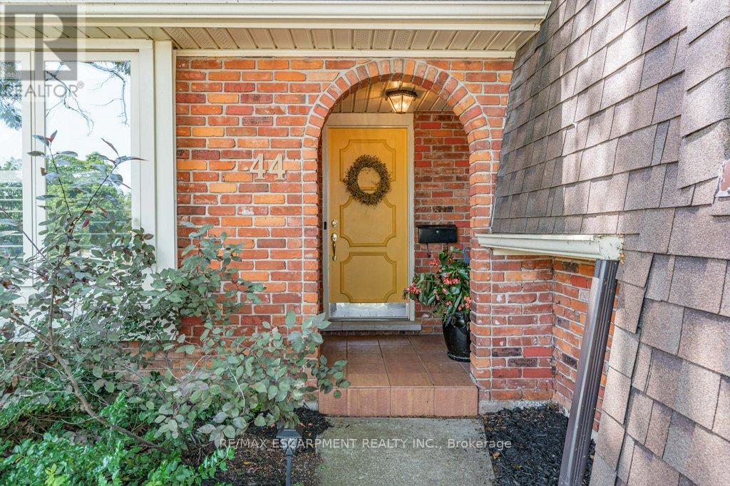 Photo 42 of 44 Cedarland Drive, Brantford ON