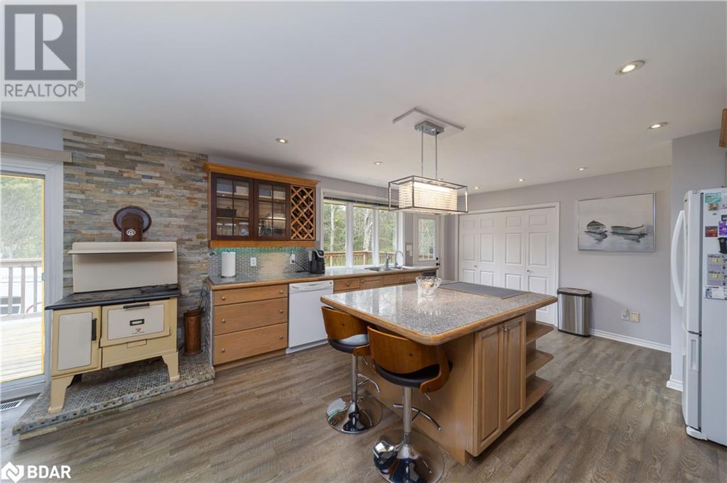 Photo 27 of 1936 Peninsula Point Road, Severn ON