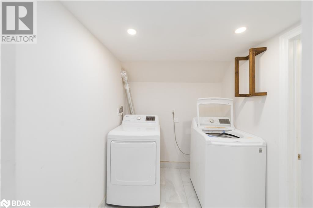 Photo 9 of 900 Green Street Unit B, Innisfil ON