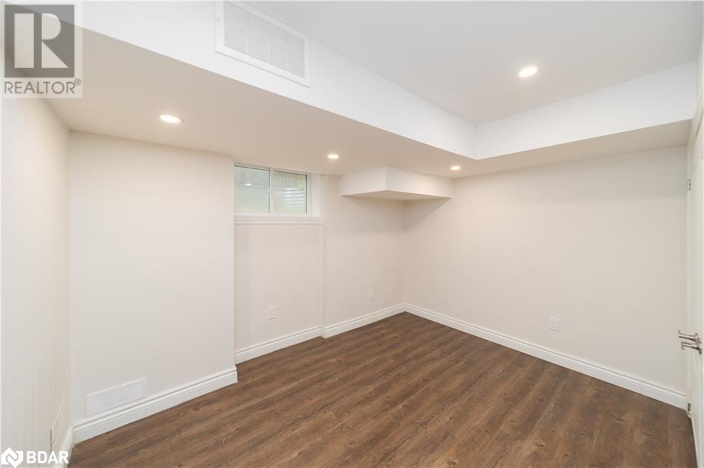 Photo 7 of 900 Green Street Unit B, Innisfil ON