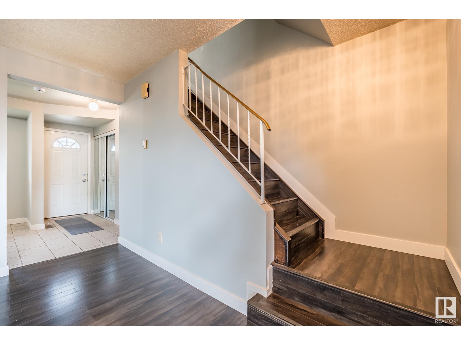 Photo 7 of 1691 Lakewood Rd S Nw, Edmonton AB